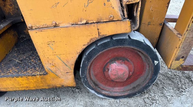 image for item OG9779 Towmotor  351SG2024 forklift