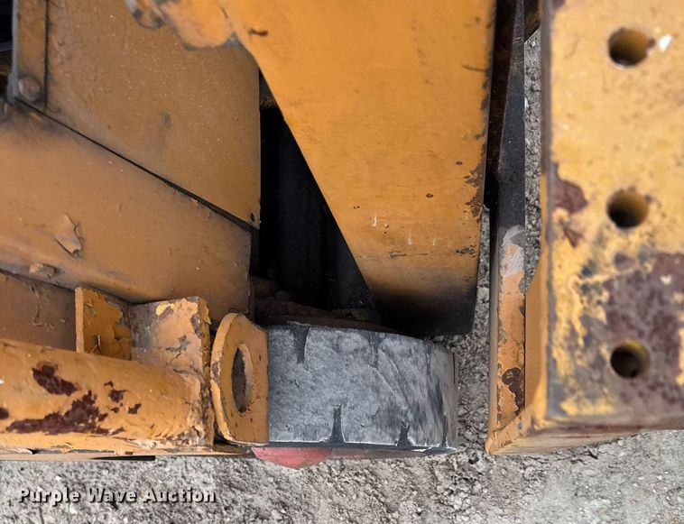 image for item OG9779 Towmotor  351SG2024 forklift