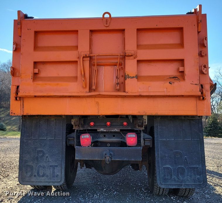 image for item OH9414 1981 International  S2500 dump truck