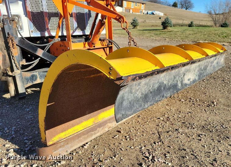 image for item OH9414 1981 International  S2500 dump truck