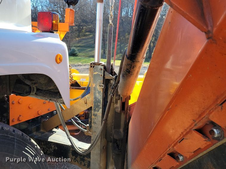 image for item OH9414 1981 International  S2500 dump truck