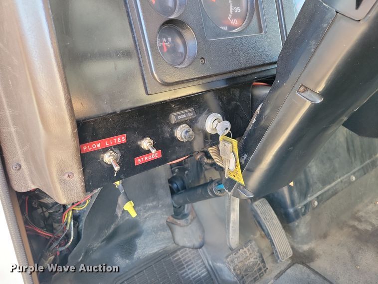 image for item OH9414 1981 International  S2500 dump truck