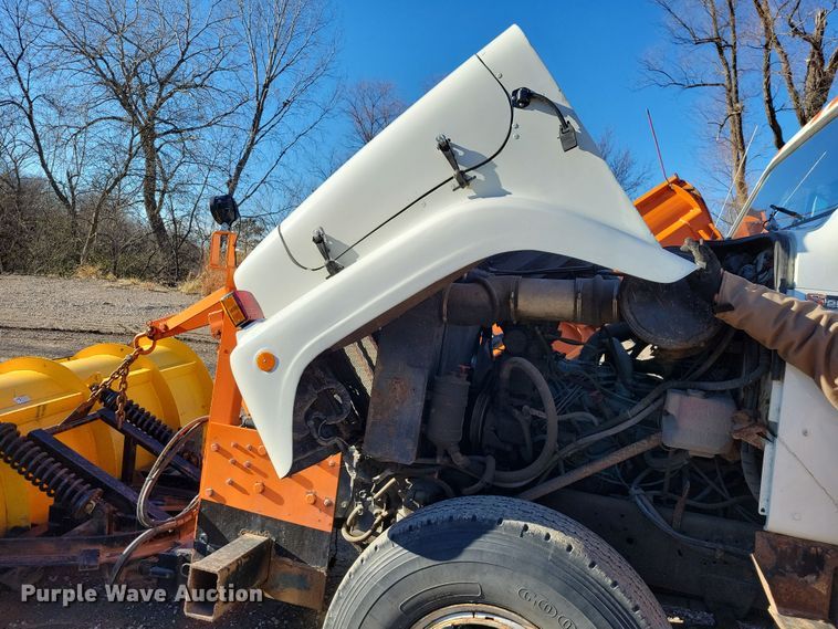 image for item OH9414 1981 International  S2500 dump truck