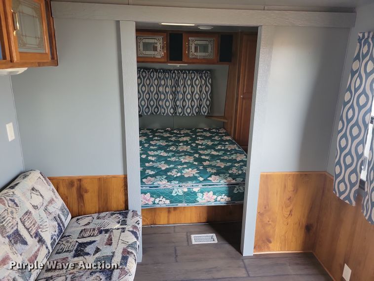 image for item OH9458 1999 Arlington  Skyline 3010 camper