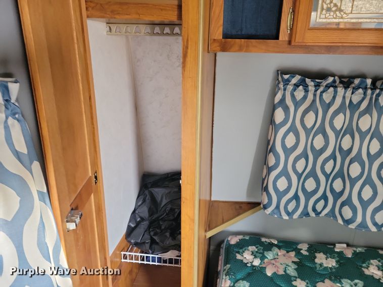 image for item OH9458 1999 Arlington  Skyline 3010 camper