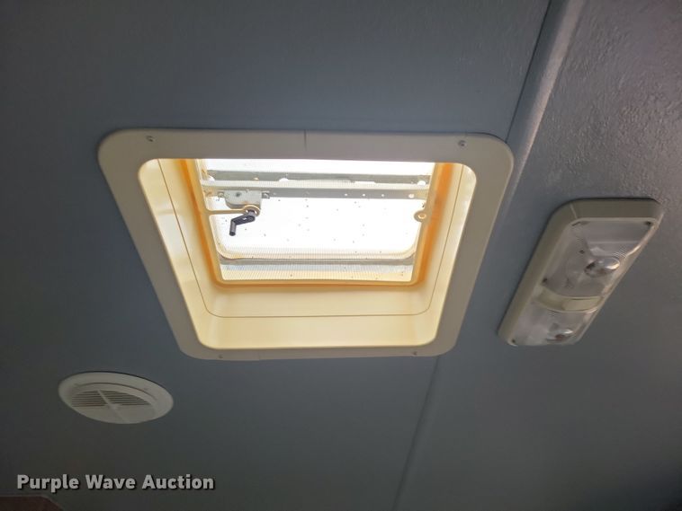 image for item OH9458 1999 Arlington  Skyline 3010 camper