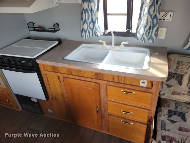 image for item OH9458 1999 Arlington  Skyline 3010 camper