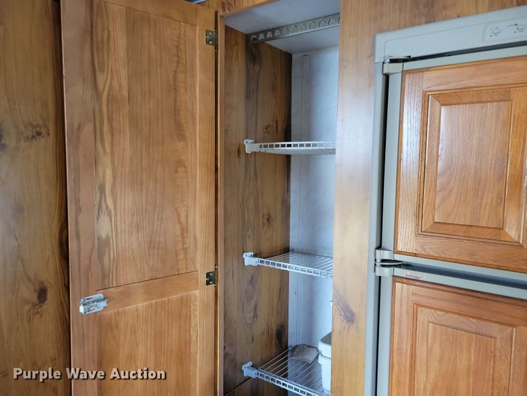 image for item OH9458 1999 Arlington  Skyline 3010 camper