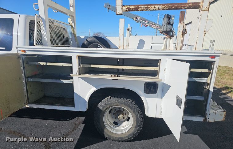 image for item OJ9148 2015 Ford F350 Super Duty XLT SuperCab utility bed pickup truck