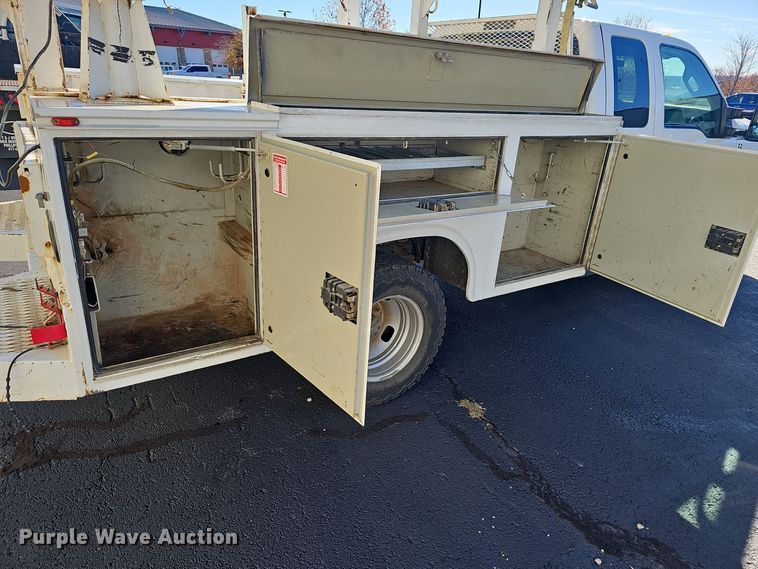 image for item OJ9148 2015 Ford F350 Super Duty XLT SuperCab utility bed pickup truck