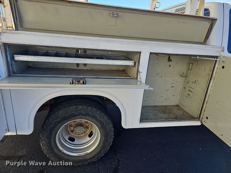 image for item OJ9148 2015 Ford F350 Super Duty XLT SuperCab utility bed pickup truck