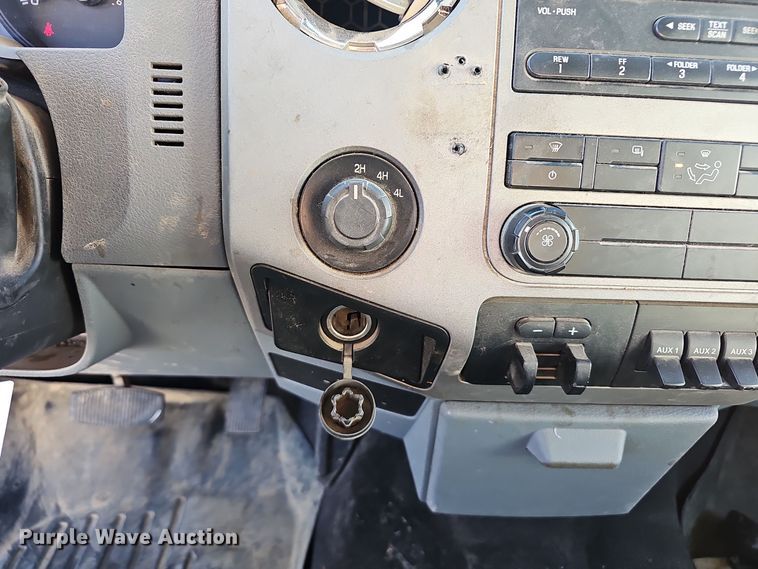 image for item OJ9148 2015 Ford F350 Super Duty XLT SuperCab utility bed pickup truck