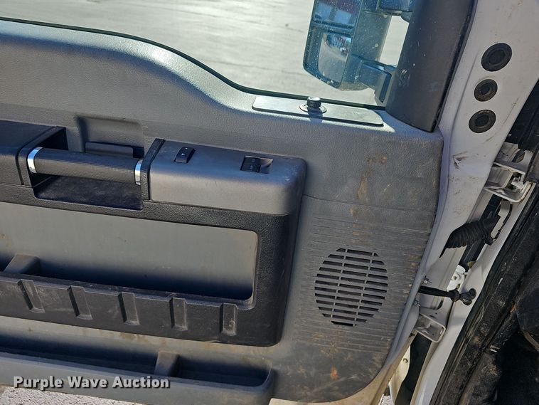 image for item OJ9148 2015 Ford F350 Super Duty XLT SuperCab utility bed pickup truck