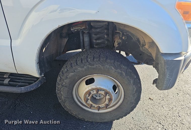 image for item OJ9148 2015 Ford F350 Super Duty XLT SuperCab utility bed pickup truck