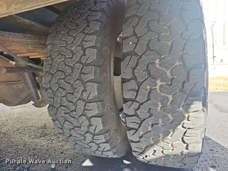 image for item OJ9148 2015 Ford F350 Super Duty XLT SuperCab utility bed pickup truck