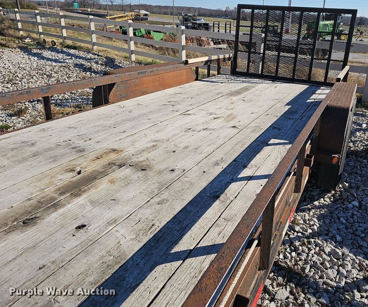 image for item OJ9244 2016 Lamar Utility Trailer utility trailer