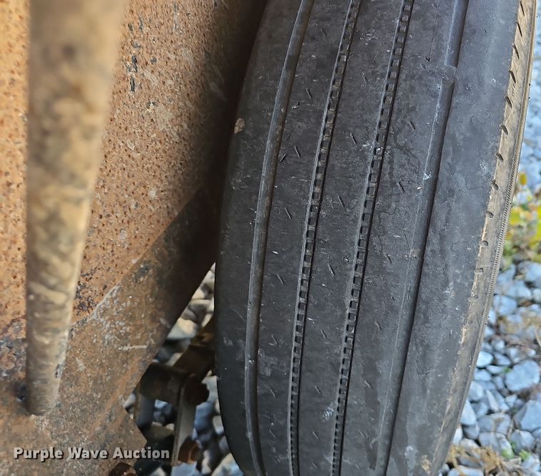 image for item OJ9244 2016 Lamar Utility Trailer utility trailer