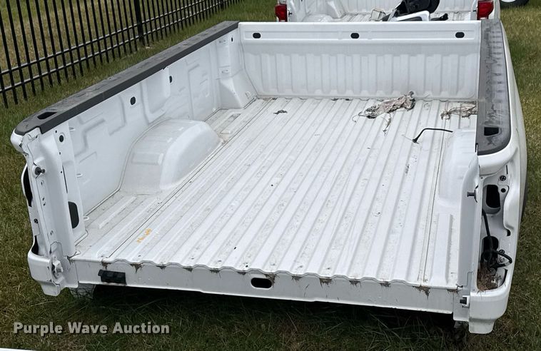 image for item OJ9267 Pickup truck bed