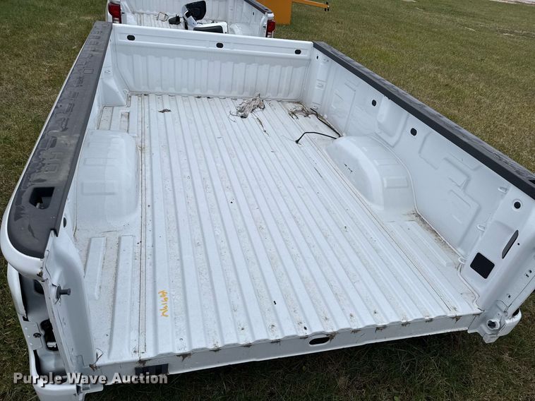 image for item OJ9267 Pickup truck bed