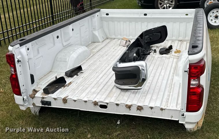 image for item OJ9268 Pickup truck bed