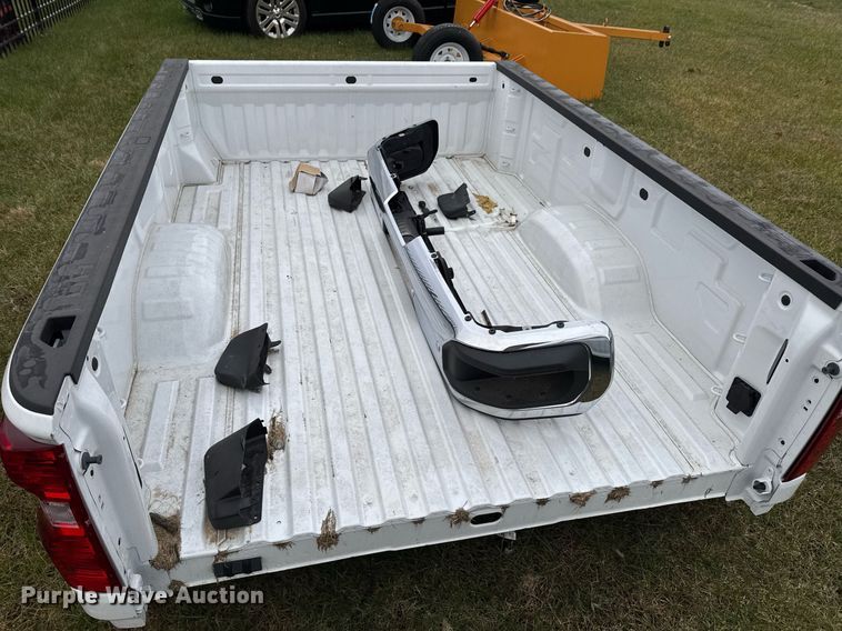 image for item OJ9268 Pickup truck bed