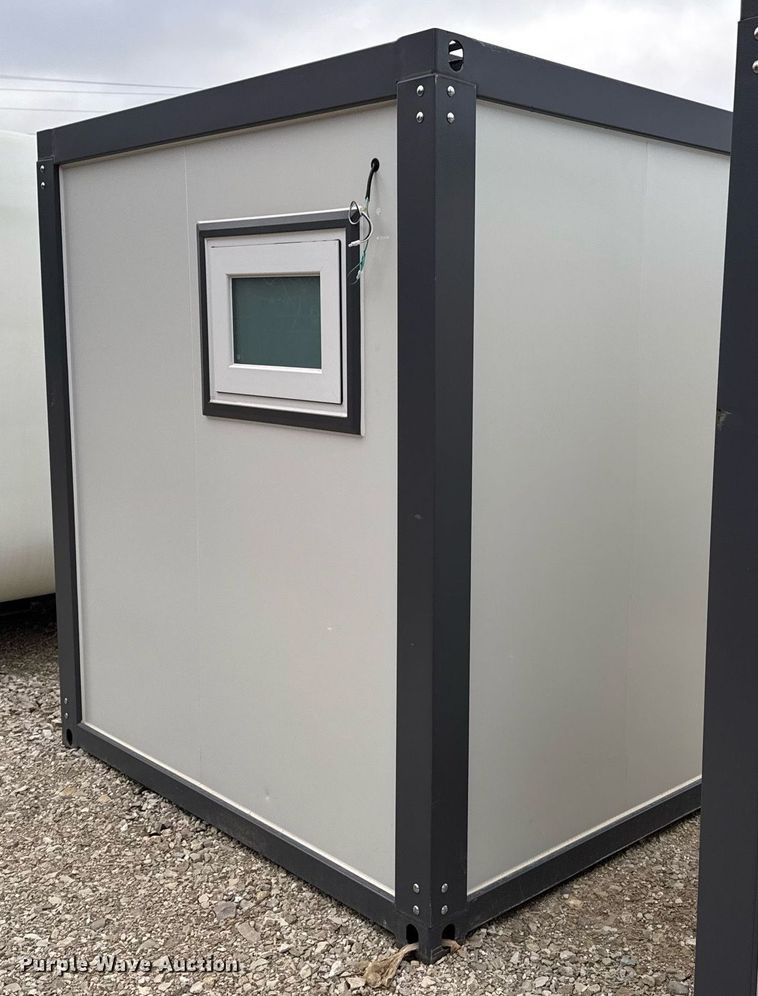 image for item OJ9275 Portable restroom