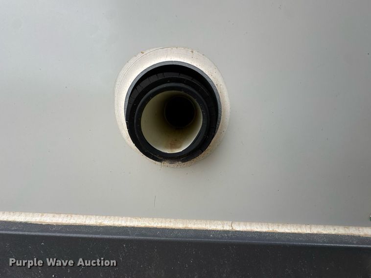 image for item OJ9275 Portable restroom