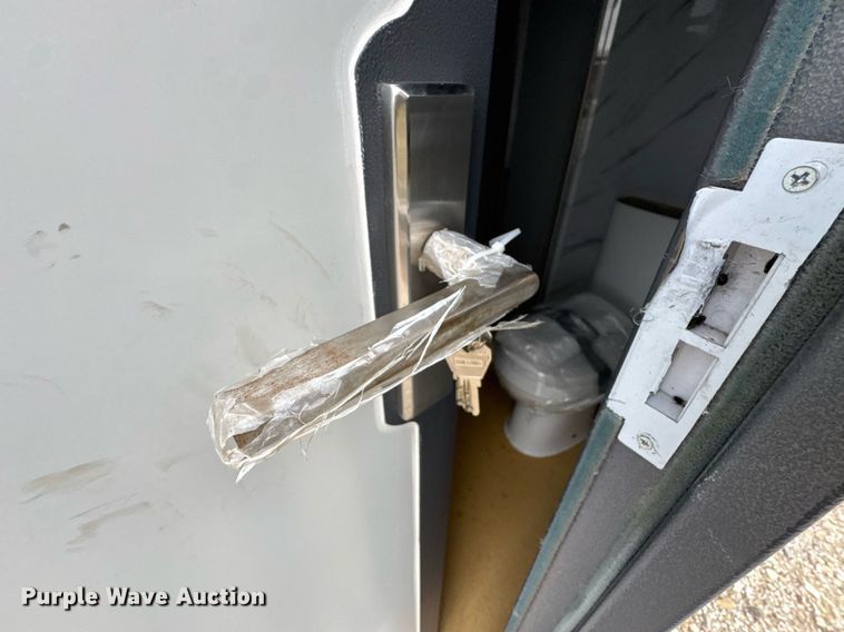 image for item OJ9275 Portable restroom