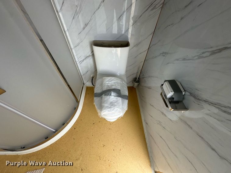 image for item OJ9275 Portable restroom