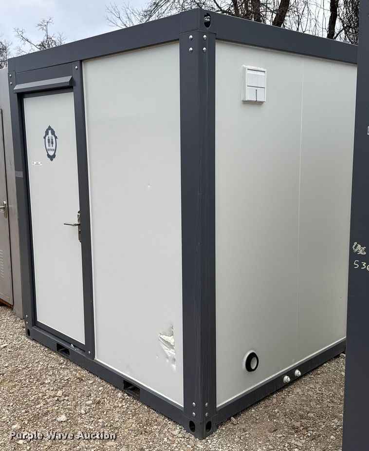 image for item OJ9276 Portable restroom