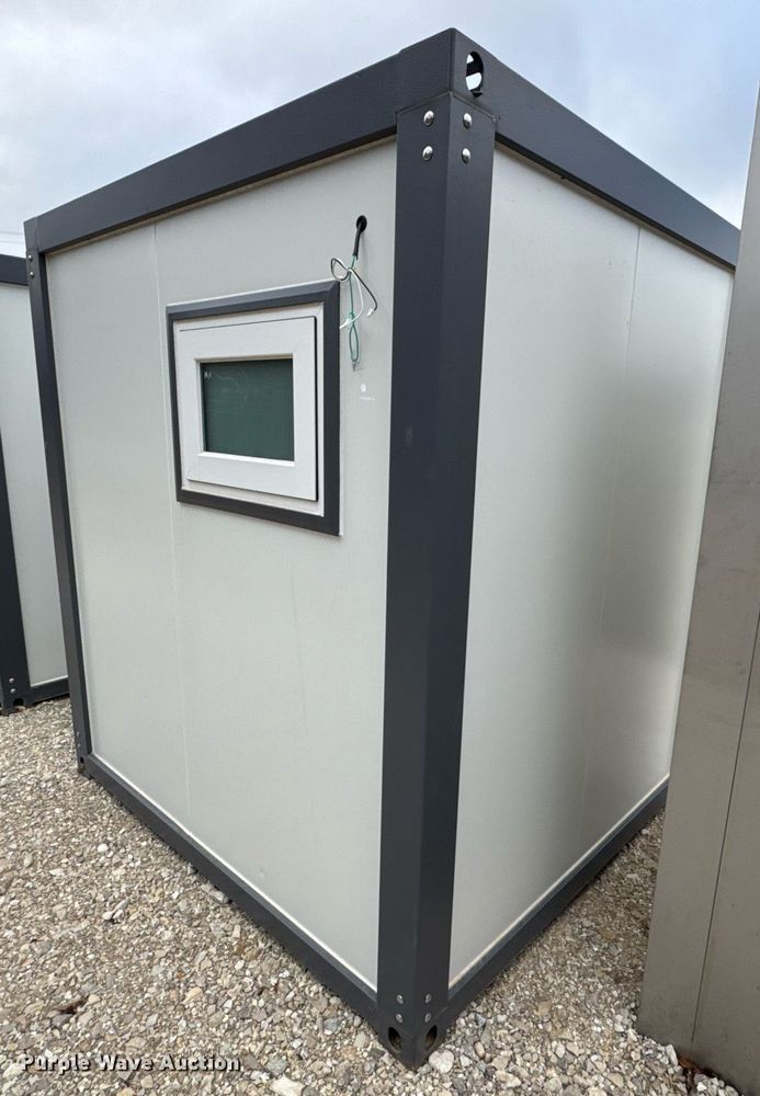 image for item OJ9276 Portable restroom