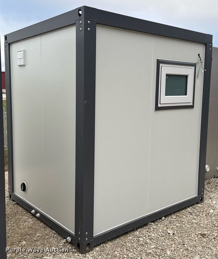 image for item OJ9276 Portable restroom