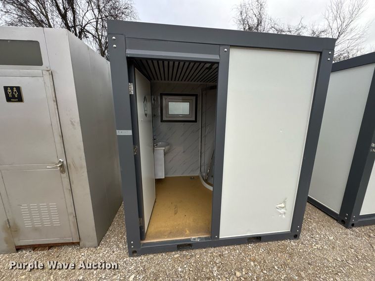 image for item OJ9276 Portable restroom