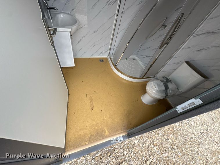 image for item OJ9276 Portable restroom