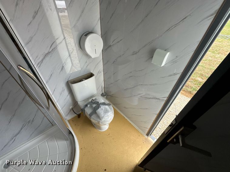 image for item OJ9276 Portable restroom