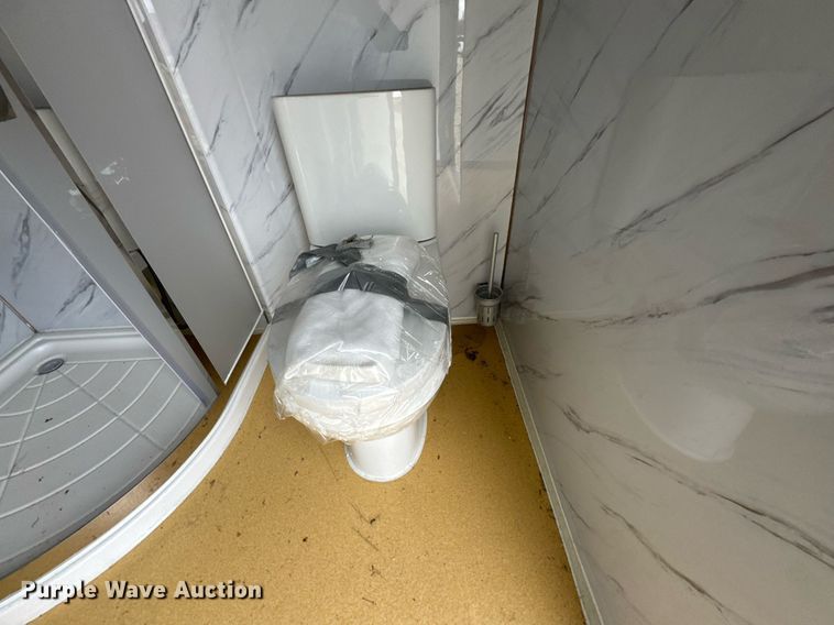 image for item OJ9276 Portable restroom