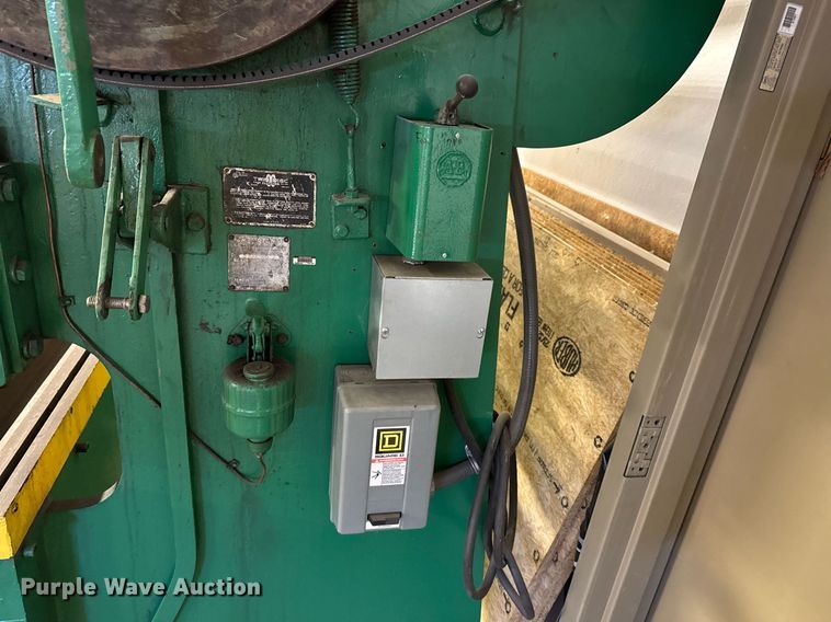 image for item OJ9315 Detroit 56-A press brake