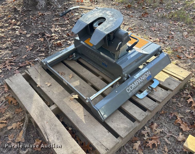 image for item OK9418 B&W  Companion RVB3775 fifth wheel hitch