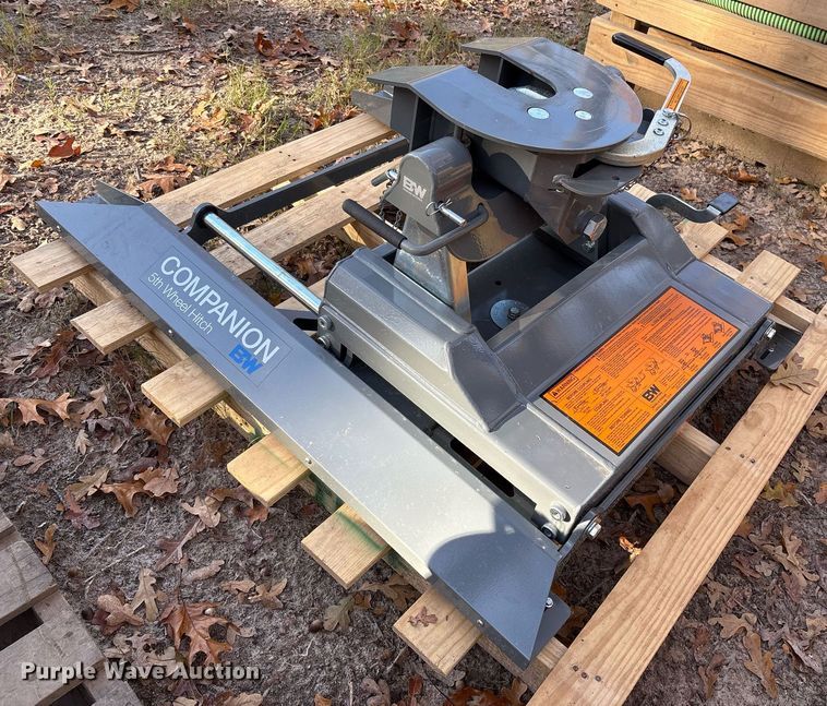 image for item OK9419 B&W  Companion RVB3405 fifth wheel hitch