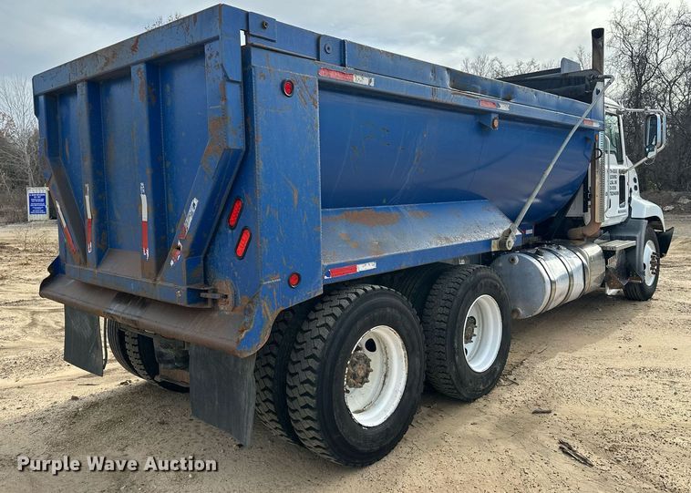 image for item DF8437 2012 Mack CXU613 dump truck