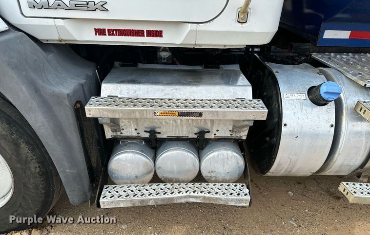 image for item DF8437 2012 Mack CXU613 dump truck