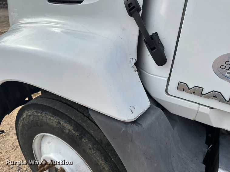 image for item DF8437 2012 Mack CXU613 dump truck