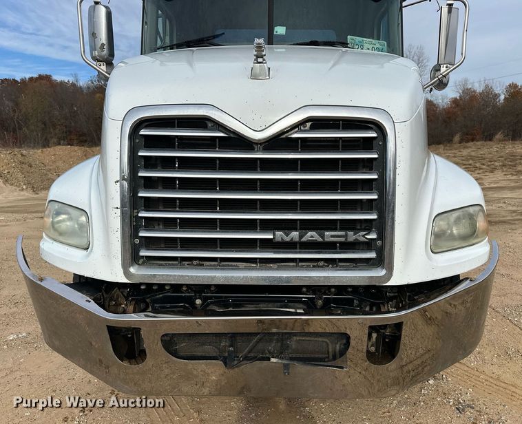 image for item DF8437 2012 Mack CXU613 dump truck