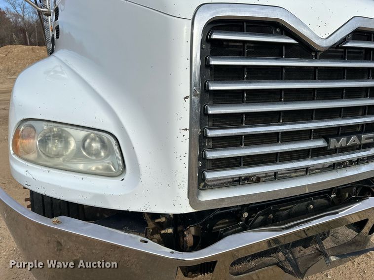 image for item DF8437 2012 Mack CXU613 dump truck