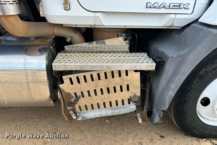 image for item DF8437 2012 Mack CXU613 dump truck