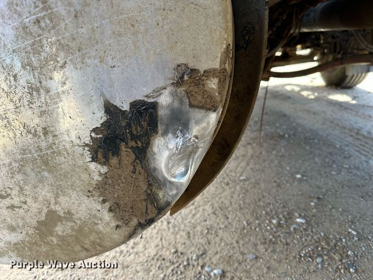 image for item DF8437 2012 Mack CXU613 dump truck