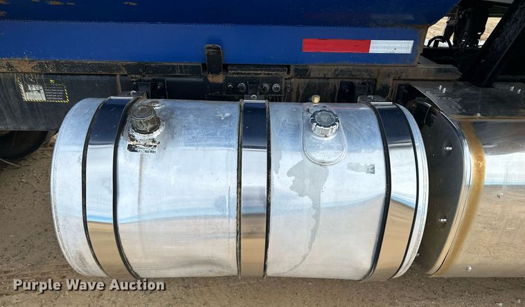 image for item DF8437 2012 Mack CXU613 dump truck