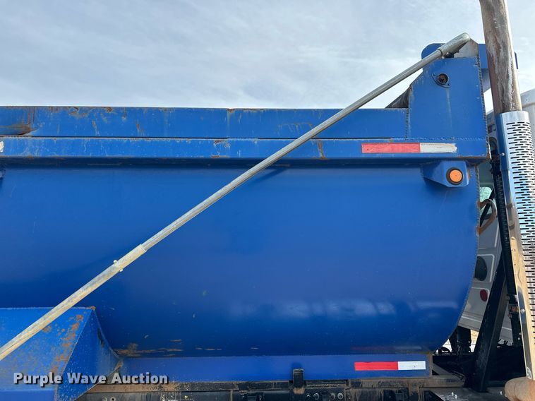 image for item DF8437 2012 Mack CXU613 dump truck