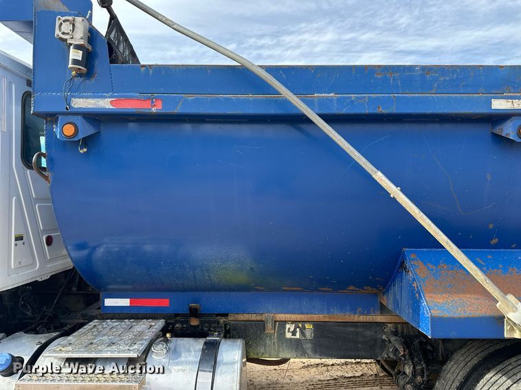 image for item DF8437 2012 Mack CXU613 dump truck