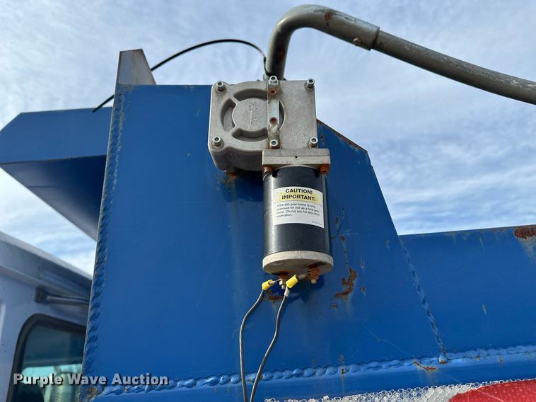 image for item DF8437 2012 Mack CXU613 dump truck